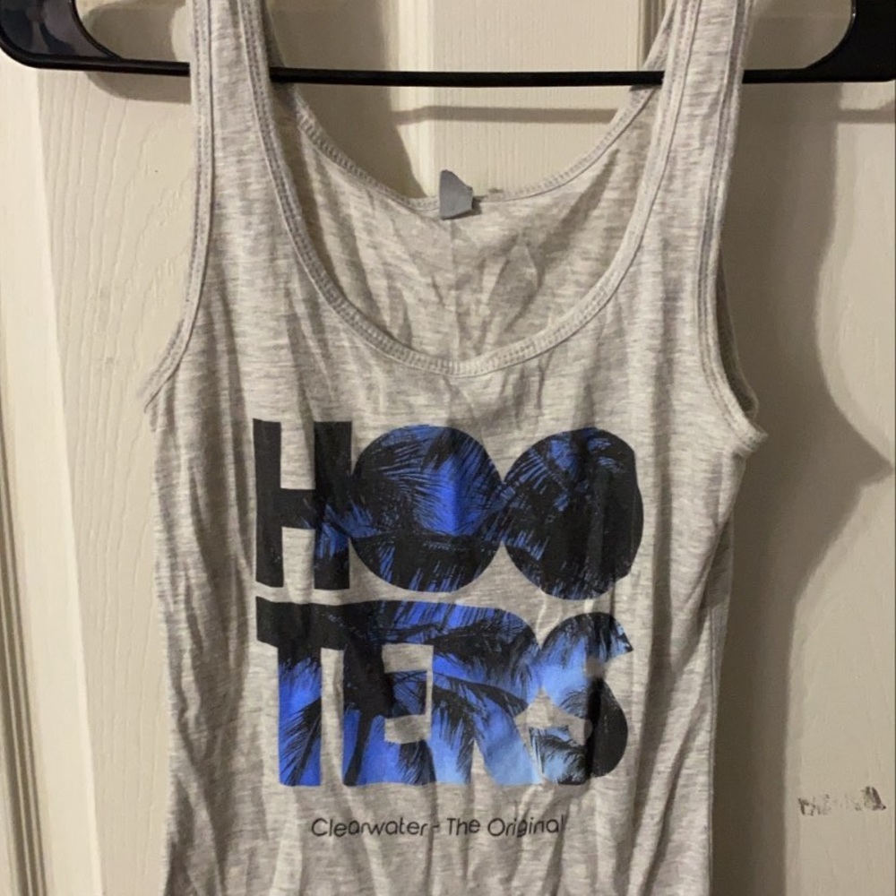 Hooters Palm Tree tank top